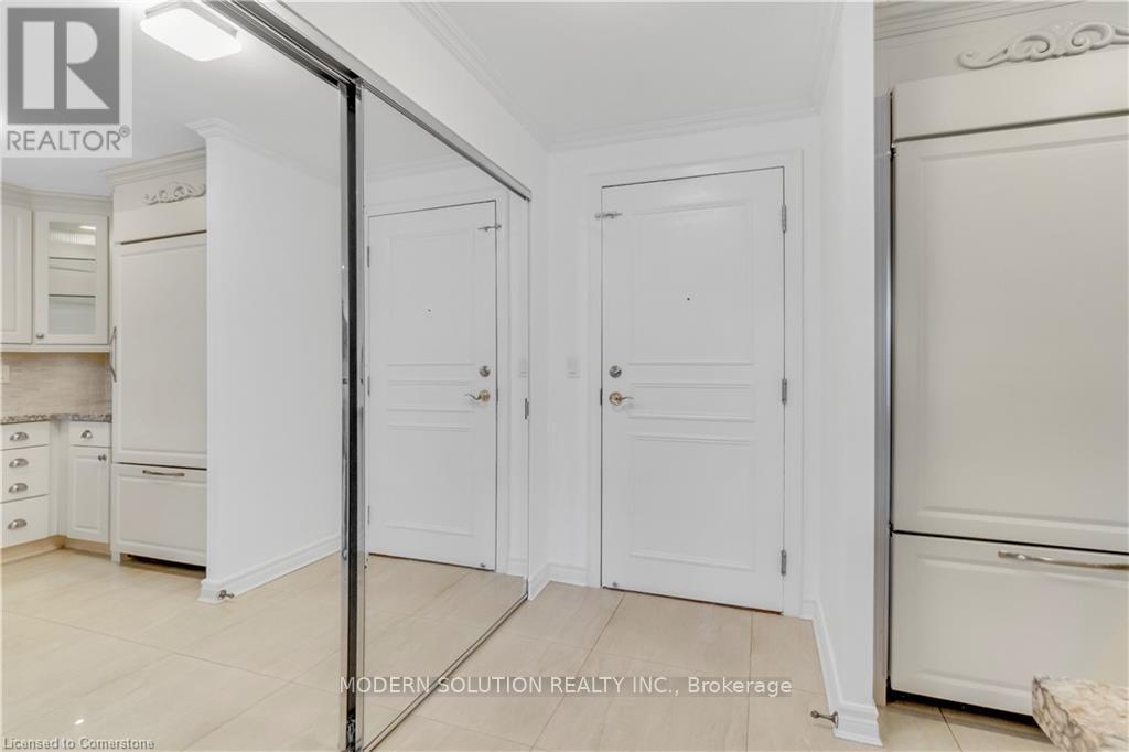 208 - 2565 Erin Centre Boulevard, Mississauga, Ontario  L5M 6Z8 - Photo 7 - W12077759