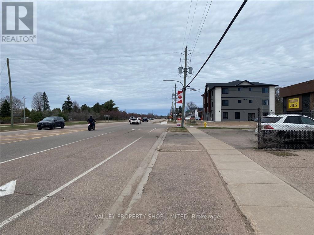 3197 Petawawa Boulevard, Petawawa, Ontario  K8H 1X9 - Photo 5 - X9515218