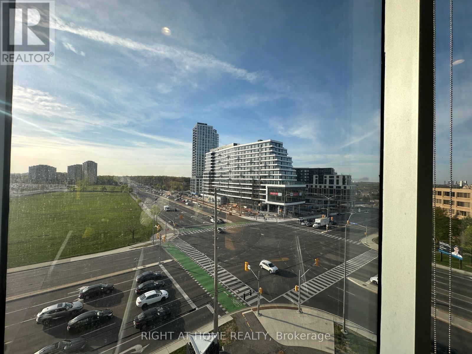 701 - 2520 Eglinton Avenue W, Mississauga, Ontario  L5M 0Y4 - Photo 40 - W12144099