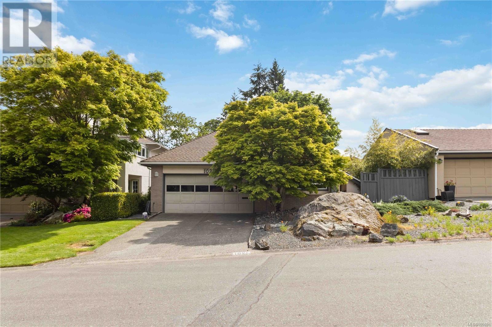 Property at 1021 Scottswood Lane image 3