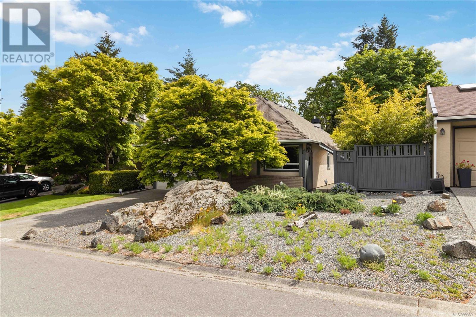 Property at 1021 Scottswood Lane image 5