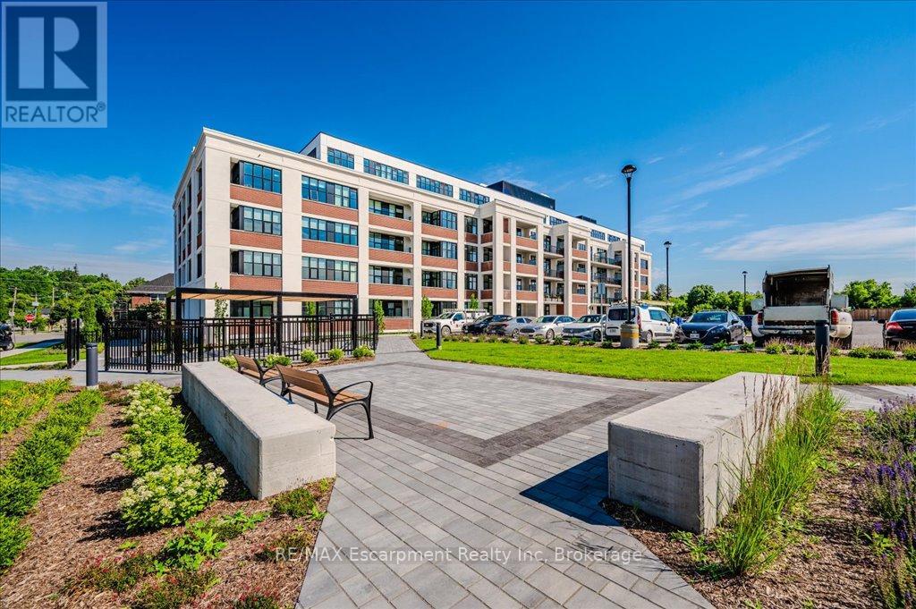Property at 528 - 120 HURON STREET image 4