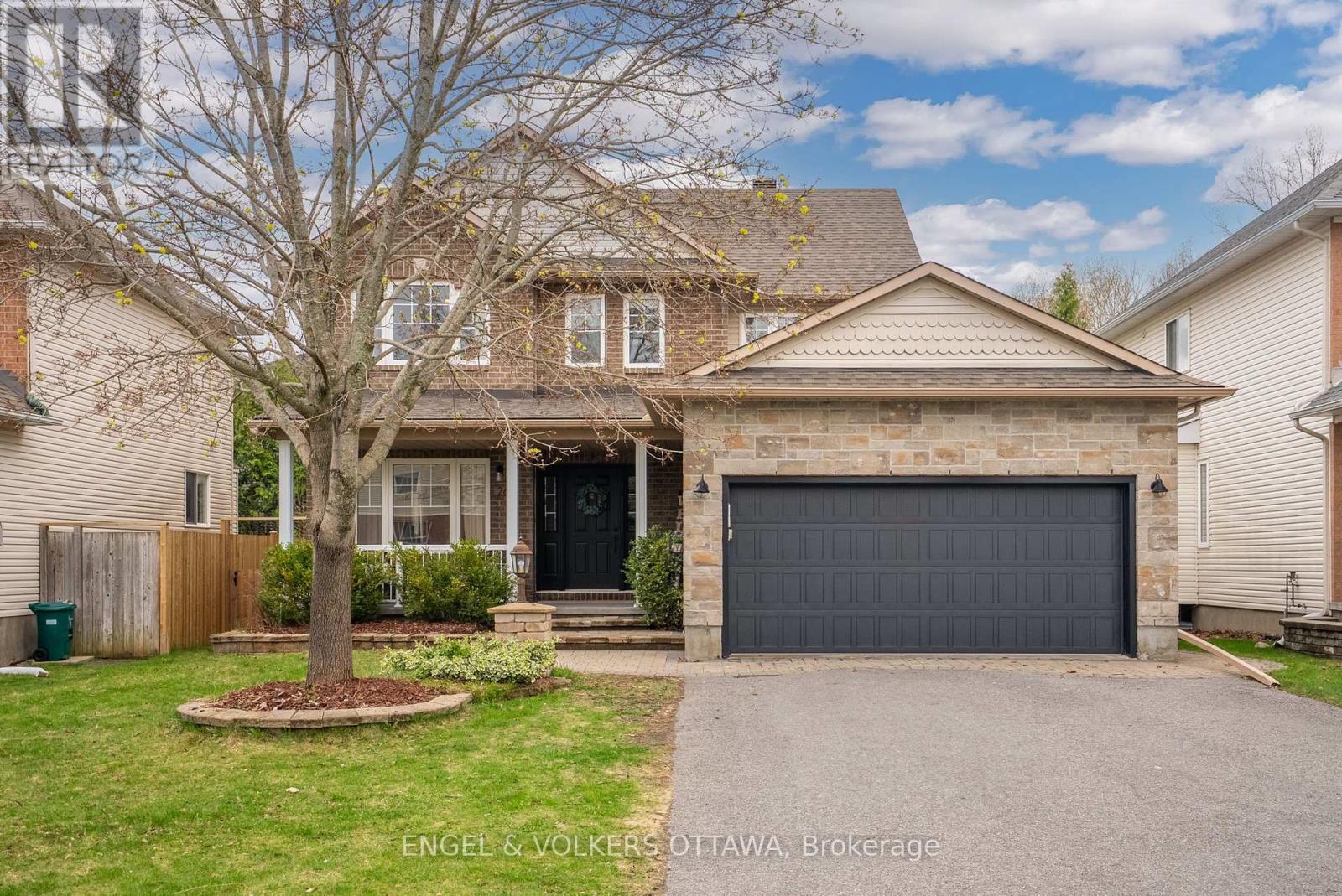 26 Thresher Avenue, Ottawa, Ontario  K2S 1X8 - Photo 1 - X12145177