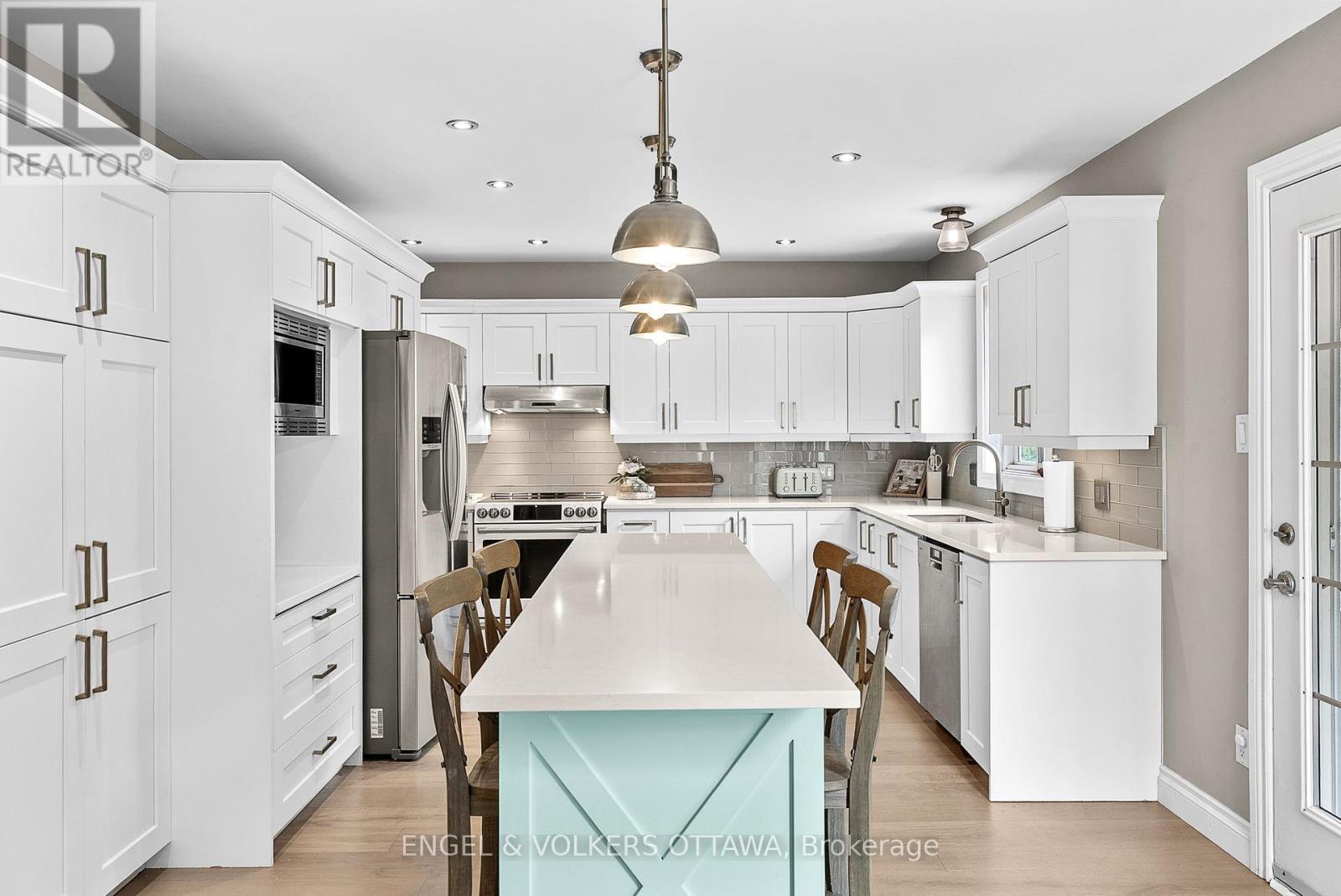 26 Thresher Avenue, Ottawa, Ontario  K2S 1X8 - Photo 11 - X12145177