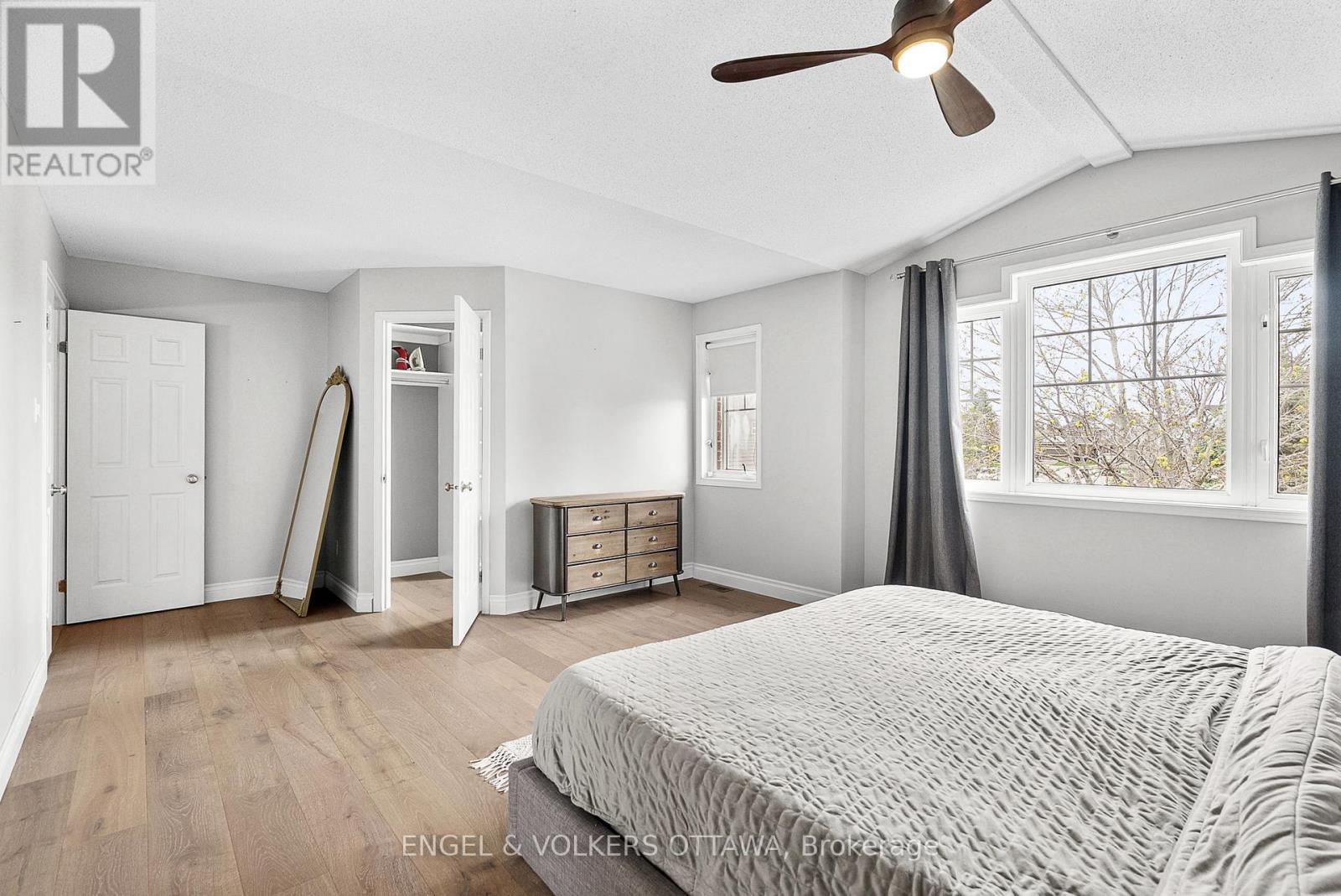 26 Thresher Avenue, Ottawa, Ontario  K2S 1X8 - Photo 18 - X12145177