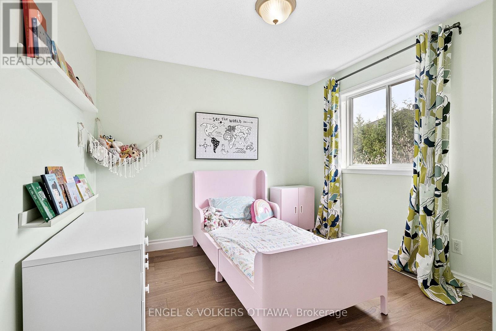 26 Thresher Avenue, Ottawa, Ontario  K2S 1X8 - Photo 23 - X12145177