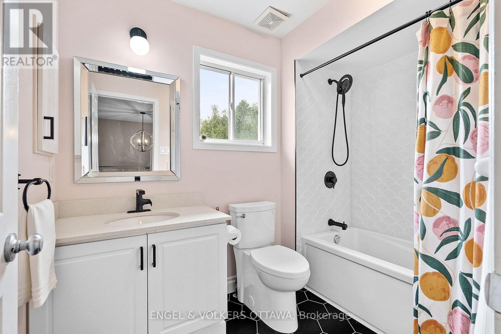 26 Thresher Avenue, Ottawa, Ontario  K2S 1X8 - Photo 26 - X12145177