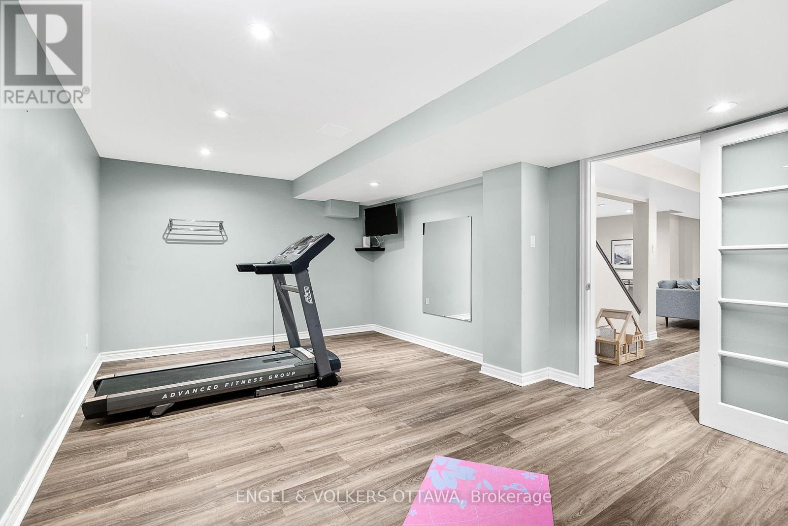 26 Thresher Avenue, Ottawa, Ontario  K2S 1X8 - Photo 31 - X12145177