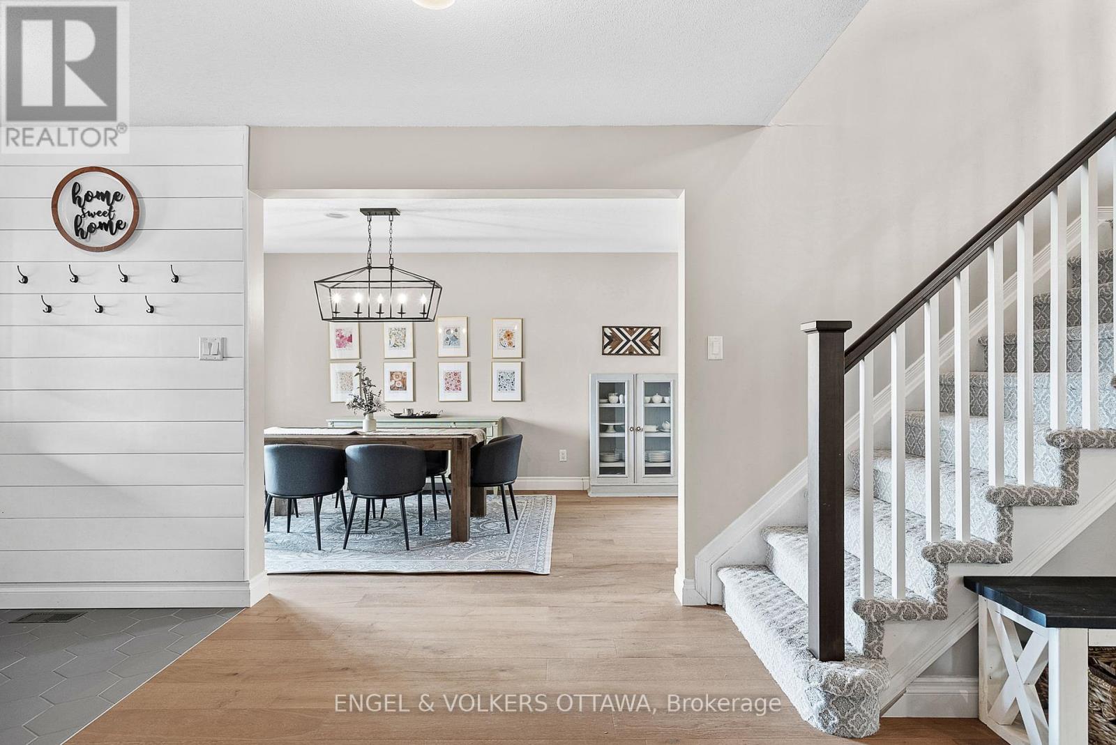 26 Thresher Avenue, Ottawa, Ontario  K2S 1X8 - Photo 4 - X12145177