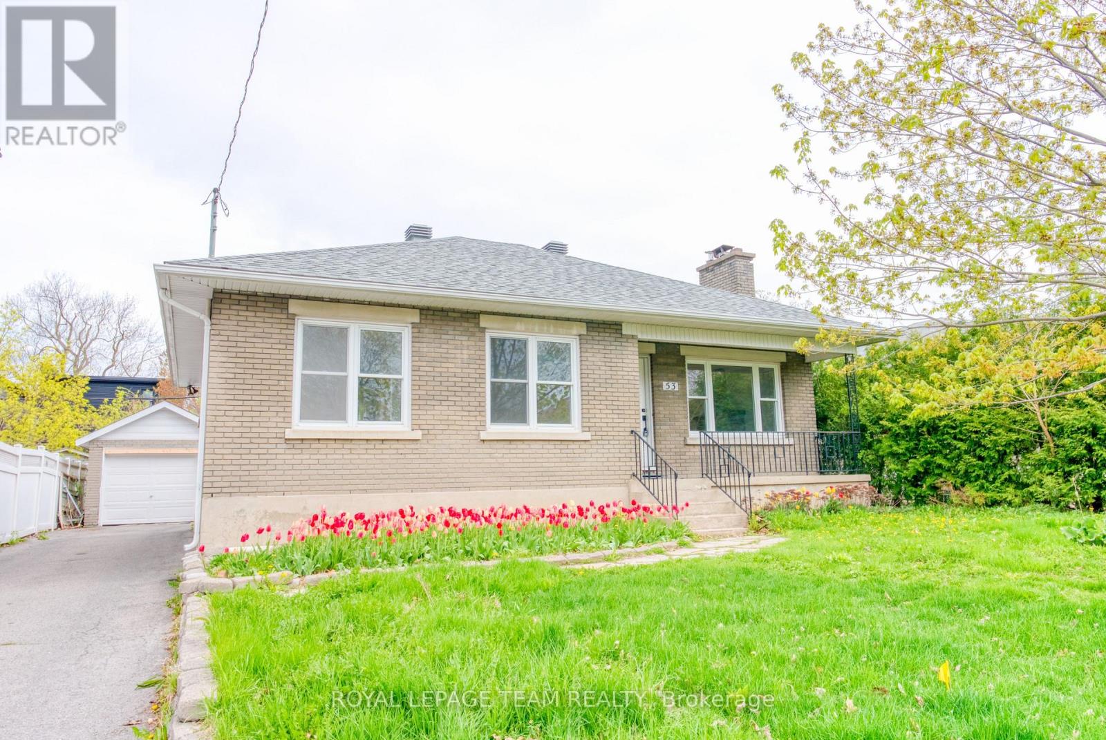 53 DROUIN AVENUE, Ottawa, Ontario
