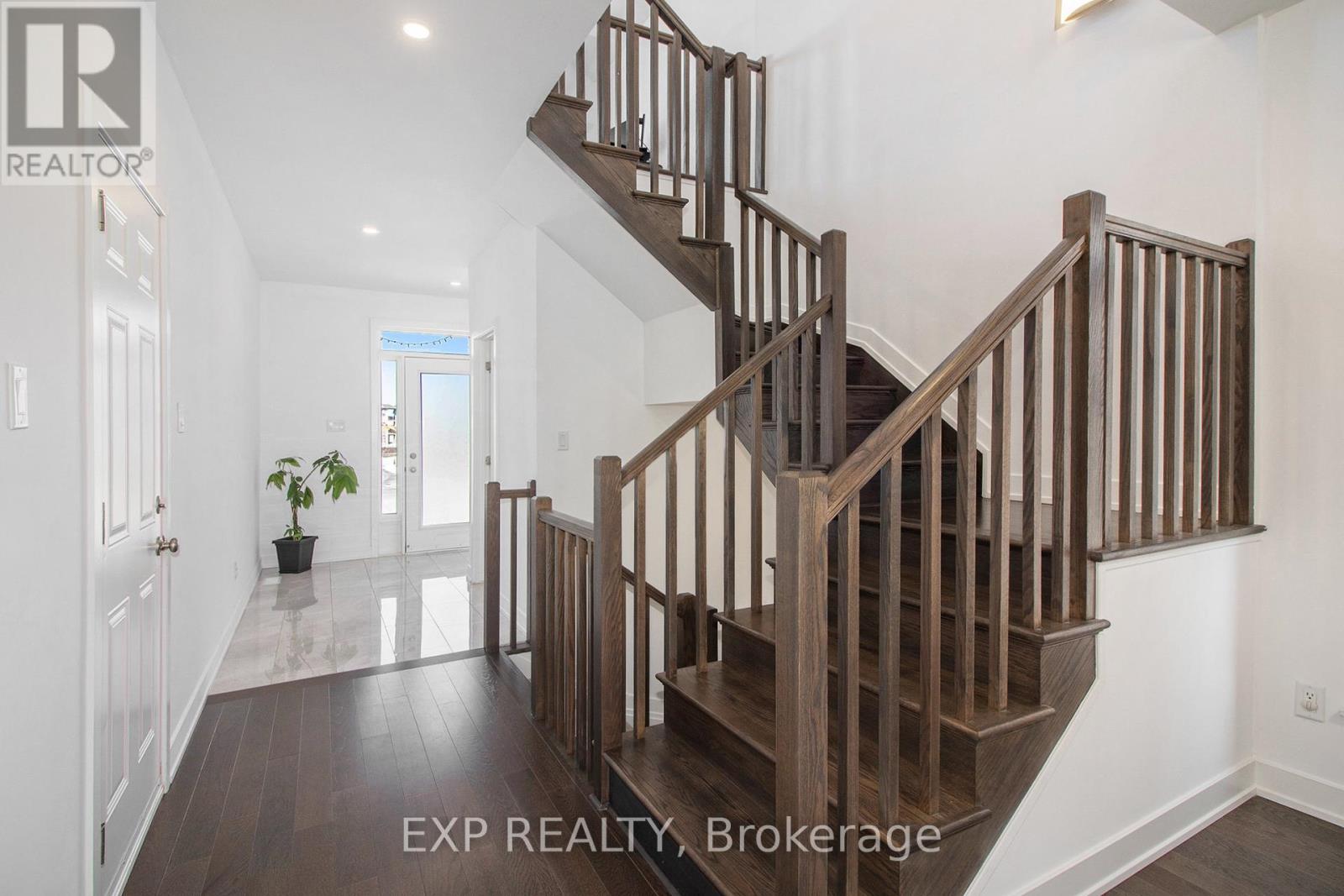 908 Embankment Street, Ottawa, Ontario  K2S 2P4 - Photo 5 - X12145214