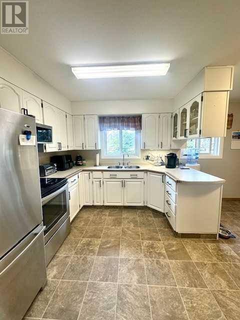 Property at 10425 96A Street image 3