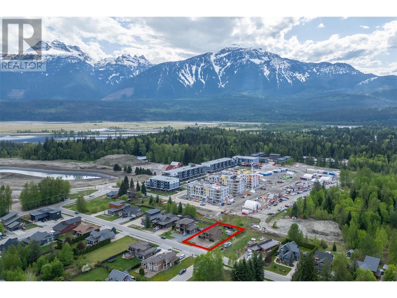 1905 Hay Road, Revelstoke, British Columbia  V0E 2S1 - Photo 38 - 10347500