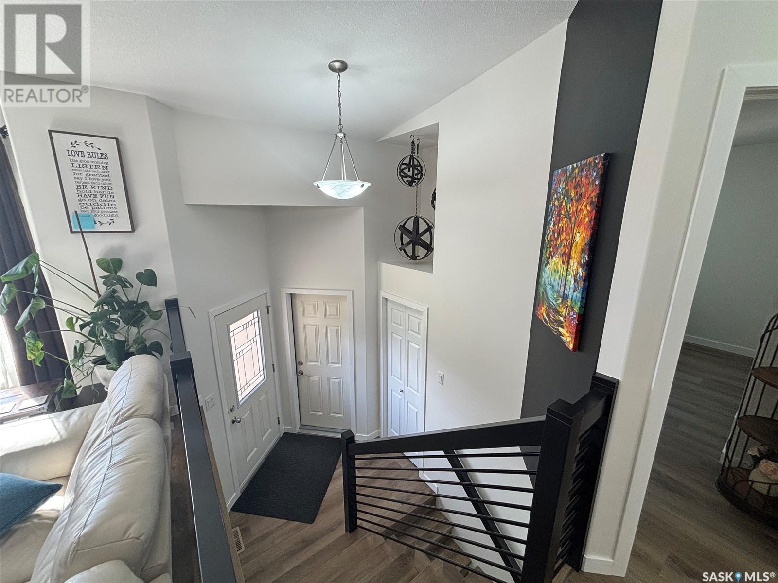 Property at 4253 Preston CRESCENT image 3