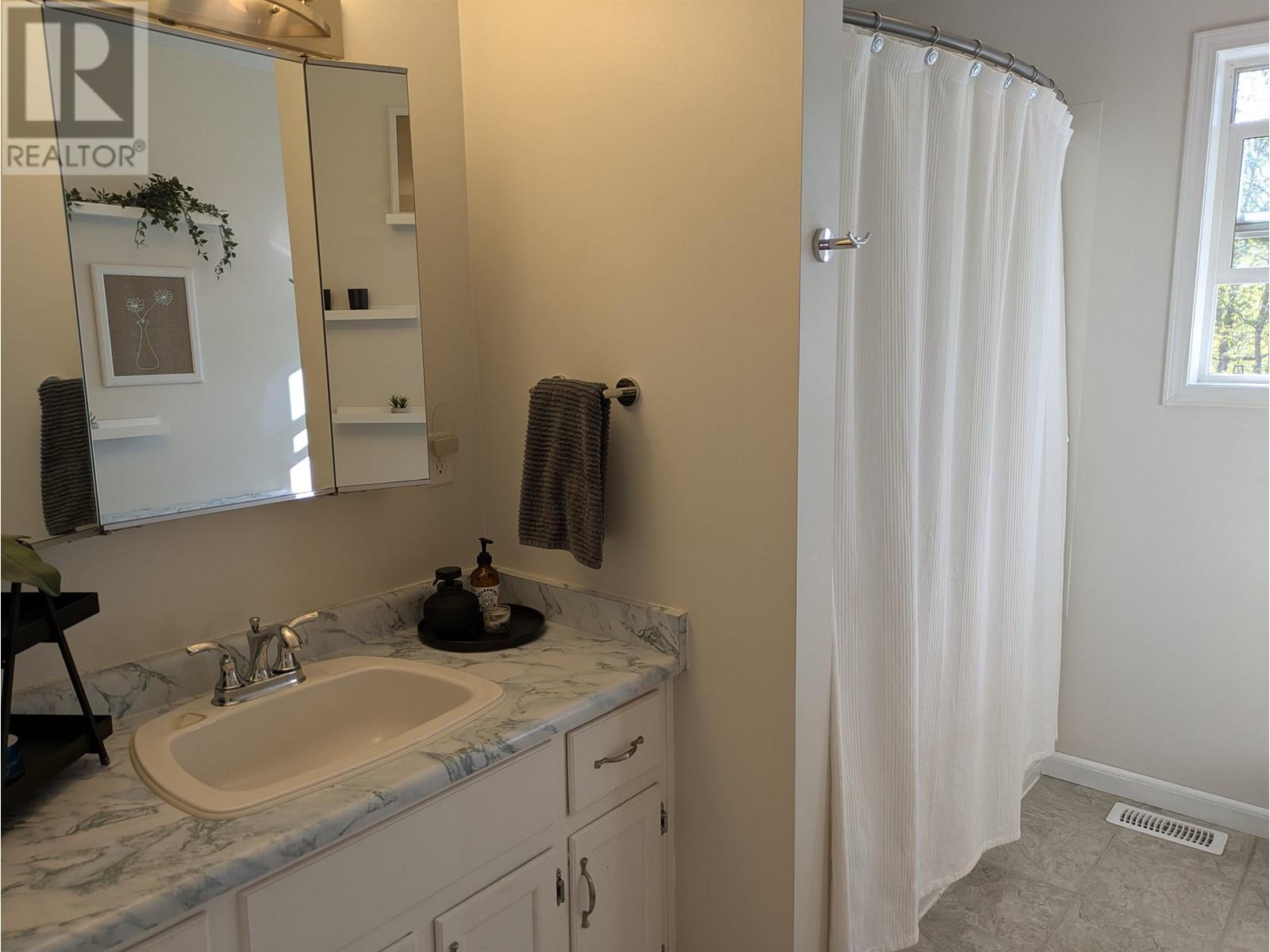 2509 Moss Avenue, Prince George, British Columbia  V2L 5H6 - Photo 14 - R3001961