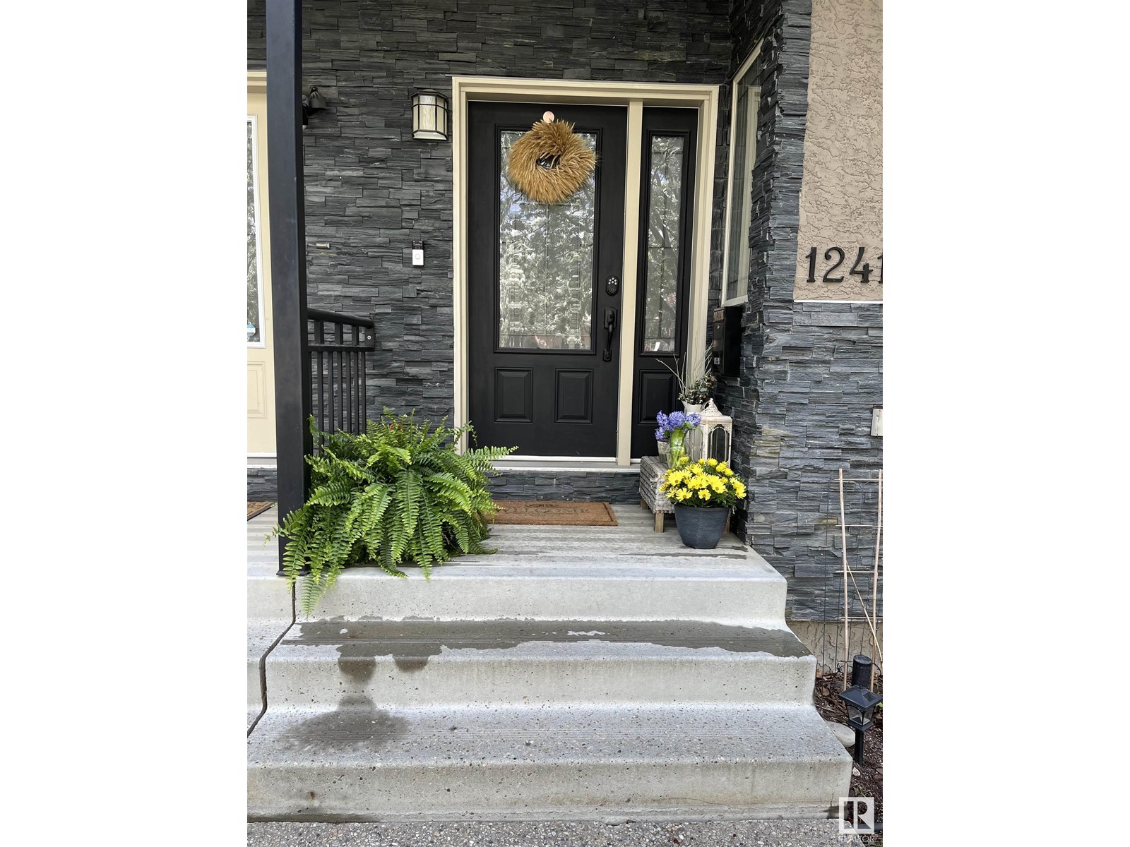 Property at 12419 114 AV NW image 2
