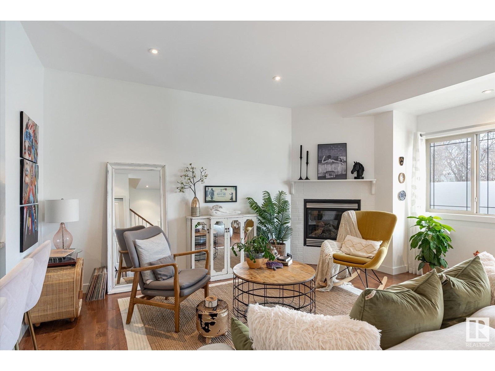 Property at 12419 114 AV NW image 3