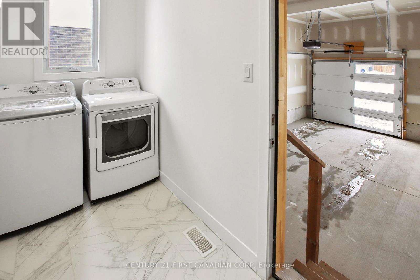 30 Spruce Crescent, North Middlesex (Parkhill), Ontario  N0M 2K0 - Photo 26 - X12145287