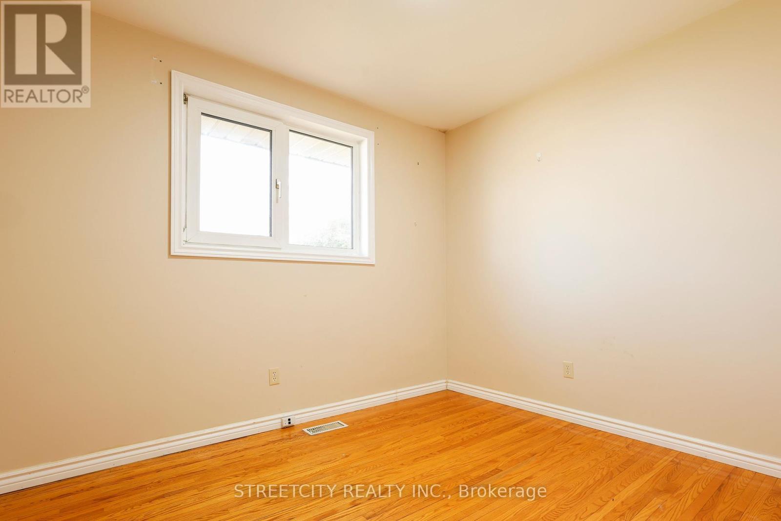 57 Amy Crescent, London East (East C), Ontario  N5Y 4A5 - Photo 14 - X12145294