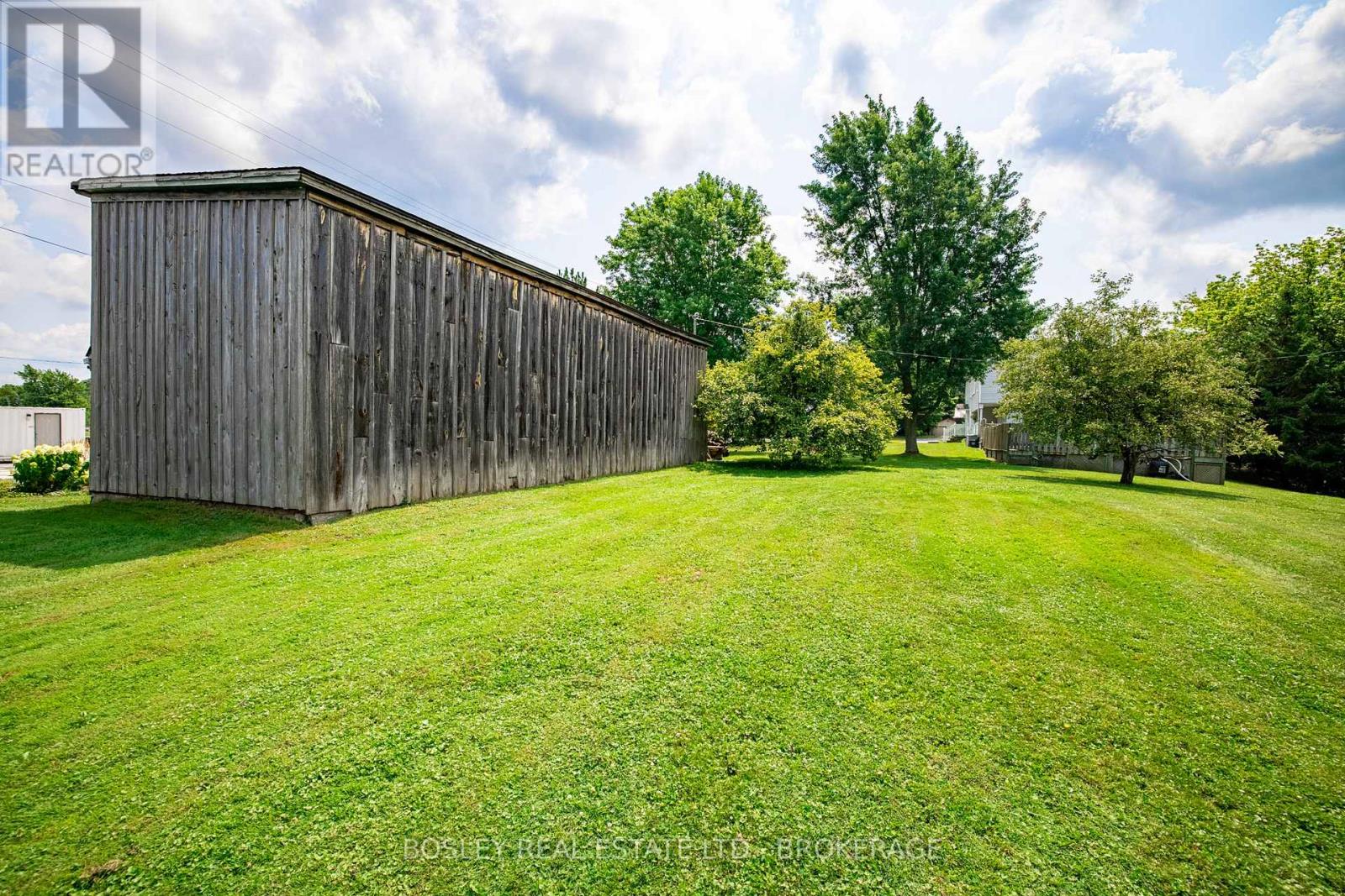1609 Eighth Avenue, St. Catharines, Ontario  L2R 6P7 - Photo 36 - X12144696
