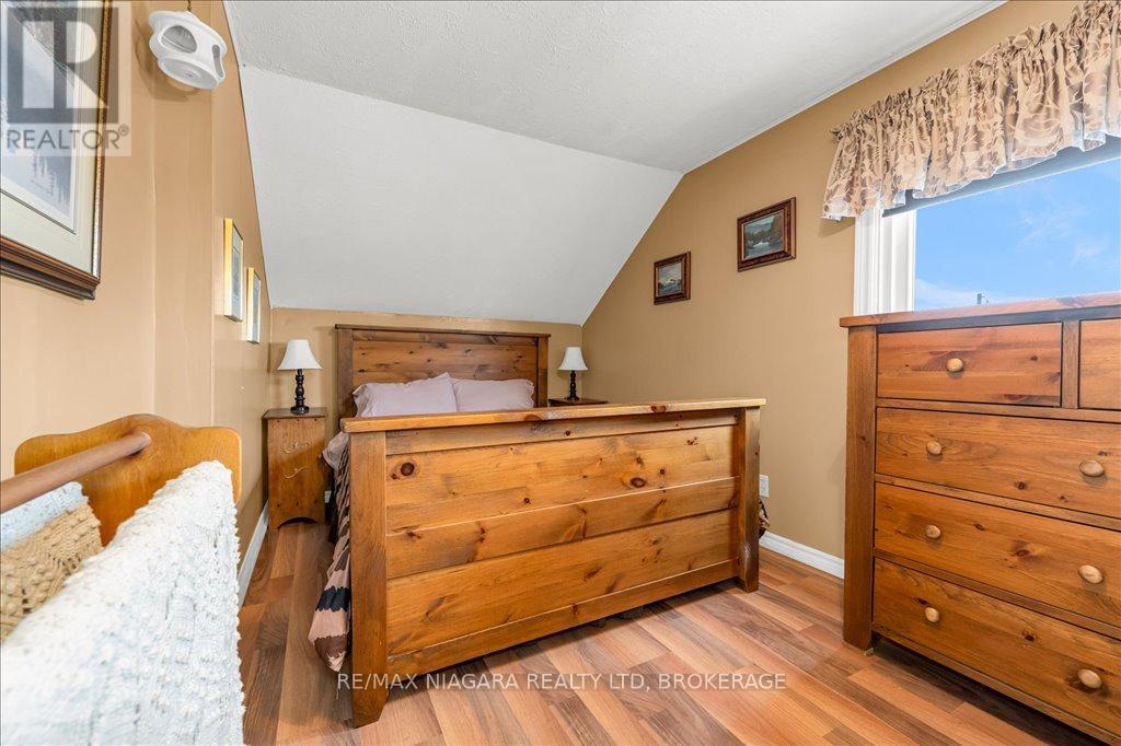 53 Turner Crescent, St. Catharines (Oakdale), Ontario  L2P 2H8 - Photo 16 - X12145358