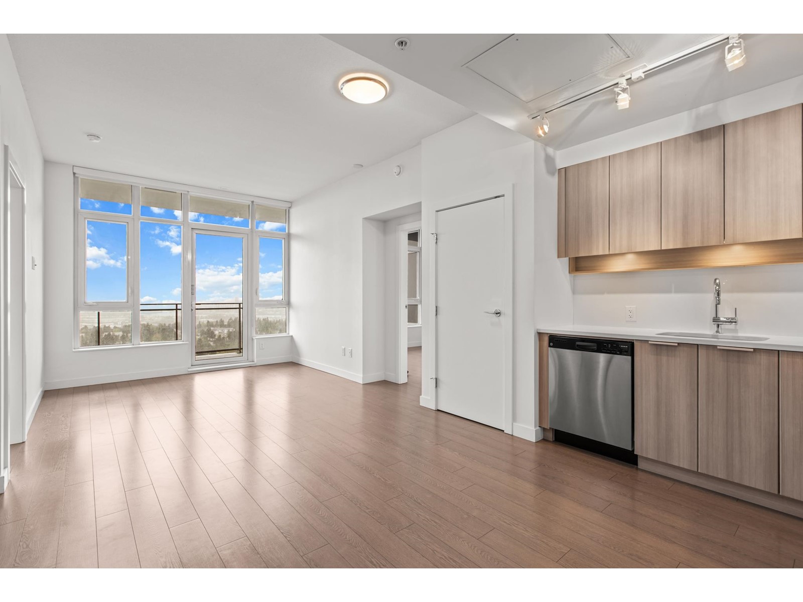 3203 13308 Central Avenue, Surrey, British Columbia  V3T 0M4 - Photo 17 - R2987700
