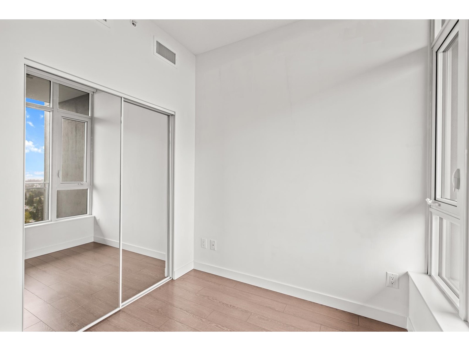 3203 13308 Central Avenue, Surrey, British Columbia  V3T 0M4 - Photo 30 - R2987700