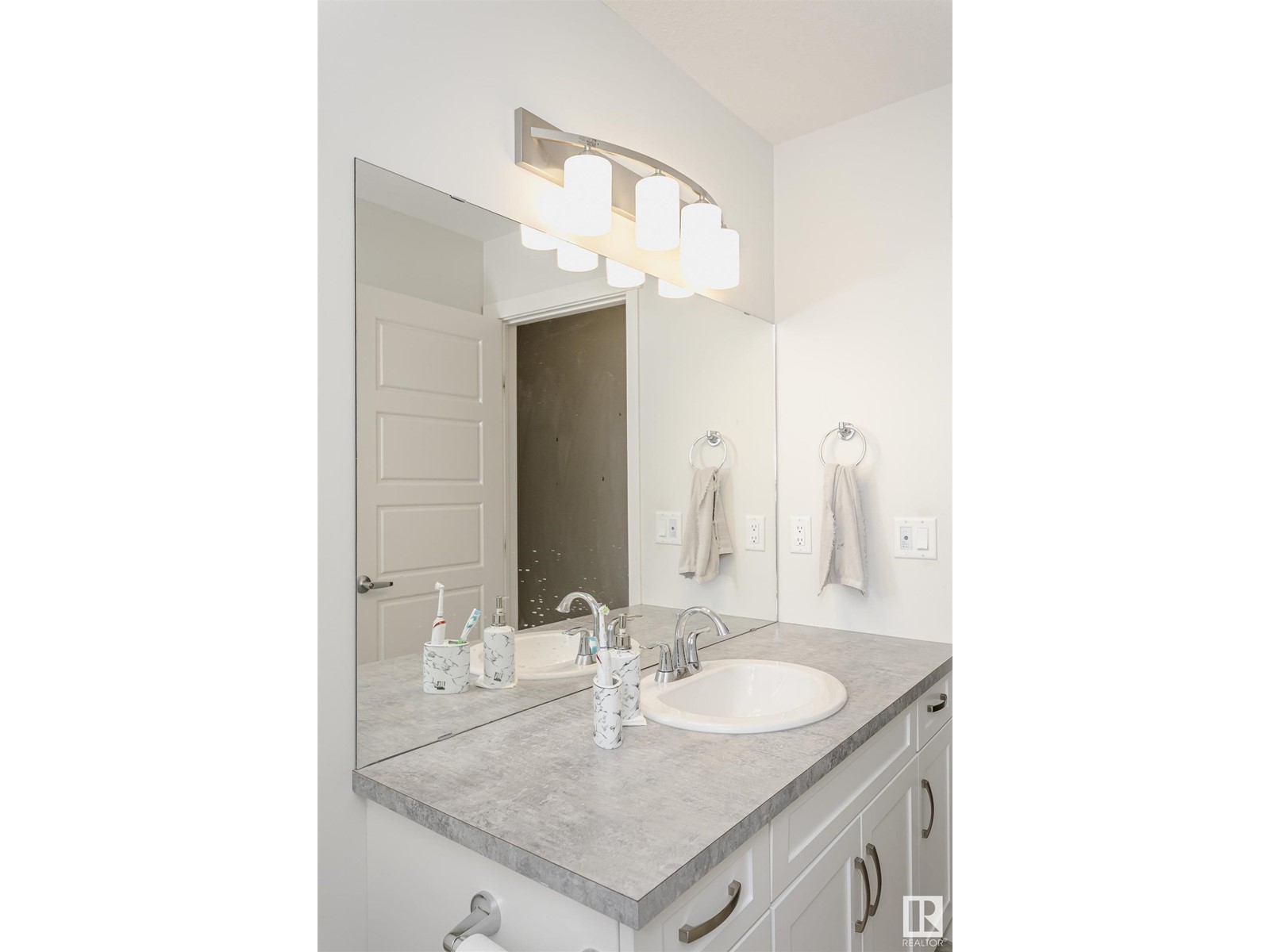 7575 176 Av Nw, Edmonton, Alberta  T5Z 0R3 - Photo 42 - E4436188