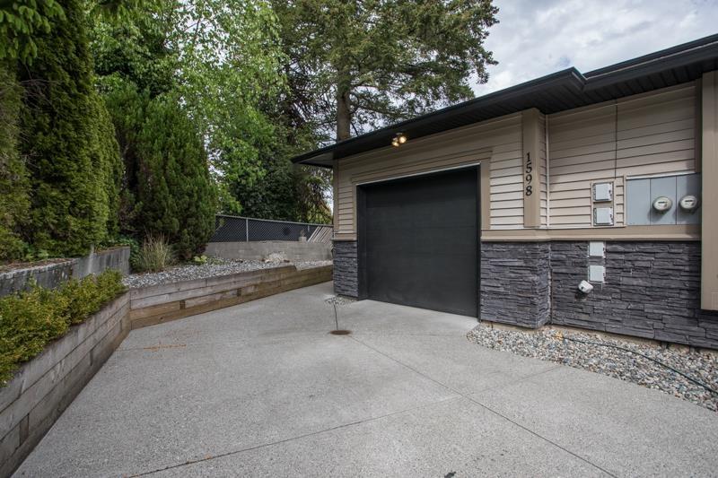 Property at 1598 PARKER PLACE image 3