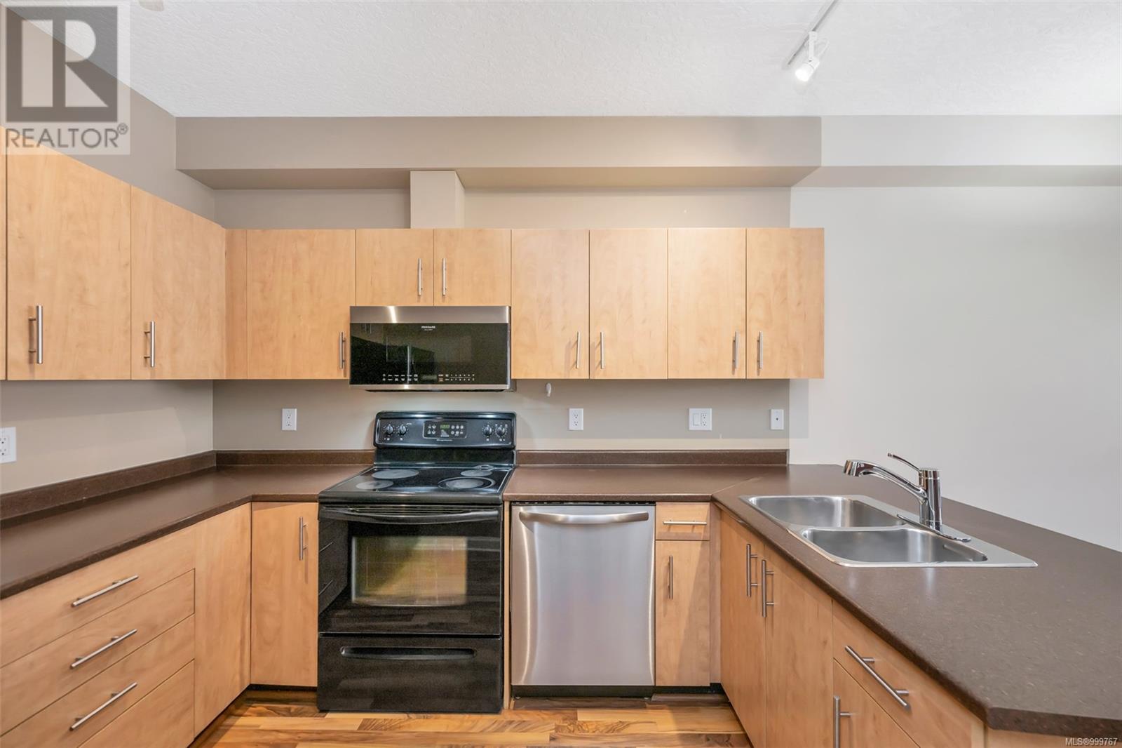 210 825 Goldstream Ave, Langford, British Columbia