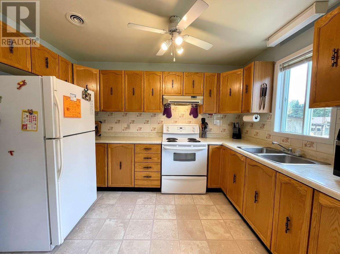 52 Matachewan Rd, Manitouwadge, Ontario  P0T 2C0 - Photo 4 - TB251158