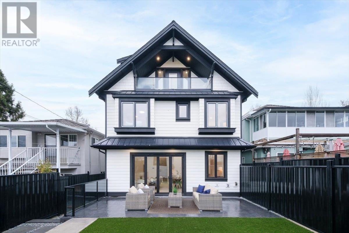 2 2750 E 5TH AVENUE, Vancouver, British Columbia