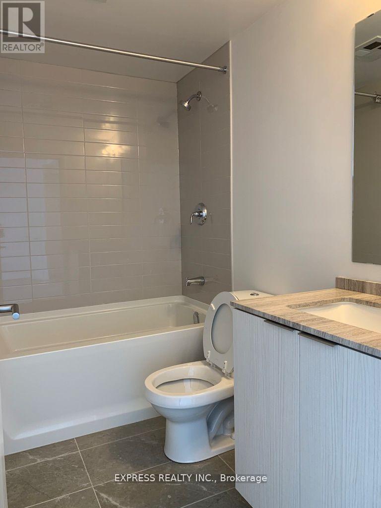 5613 - 11 Wellesley Street W, Toronto, Ontario  M4Y 0G4 - Photo 6 - C12145233