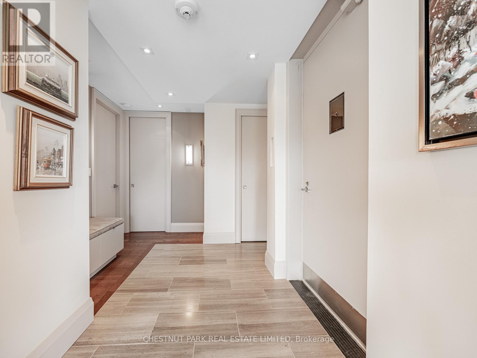 8 - 423 Avenue Road, Toronto, Ontario  M4V 2H7 - Photo 4 - C12145254