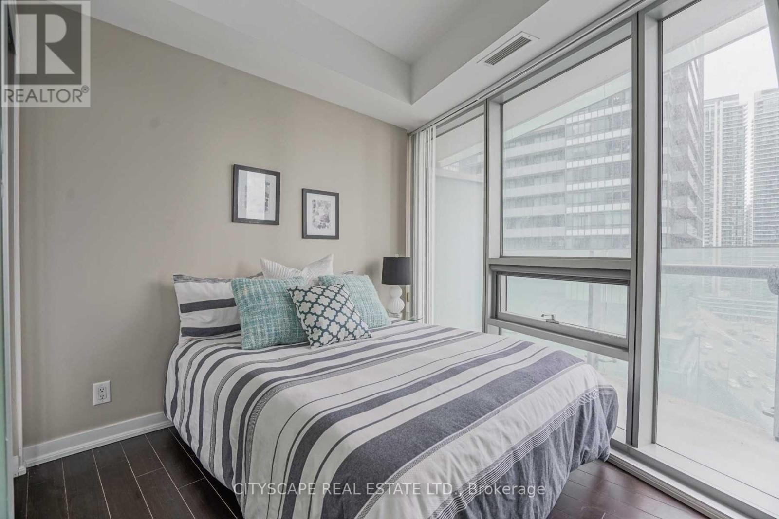 1202 - 14 York Street, Toronto, Ontario  M5J 2Z2 - Photo 15 - C12145259