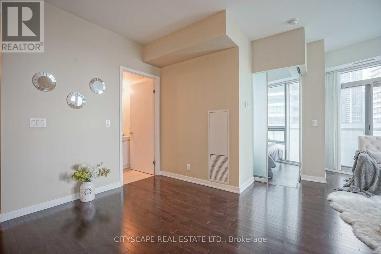 1202 - 14 York Street, Toronto, Ontario  M5J 2Z2 - Photo 8 - C12145259
