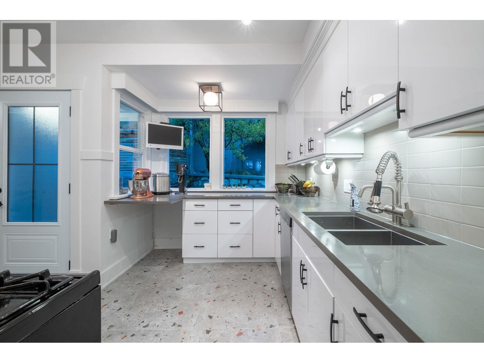 3260 Travers Avenue, West Vancouver, British Columbia  V7V 1G5 - Photo 11 - R3002242