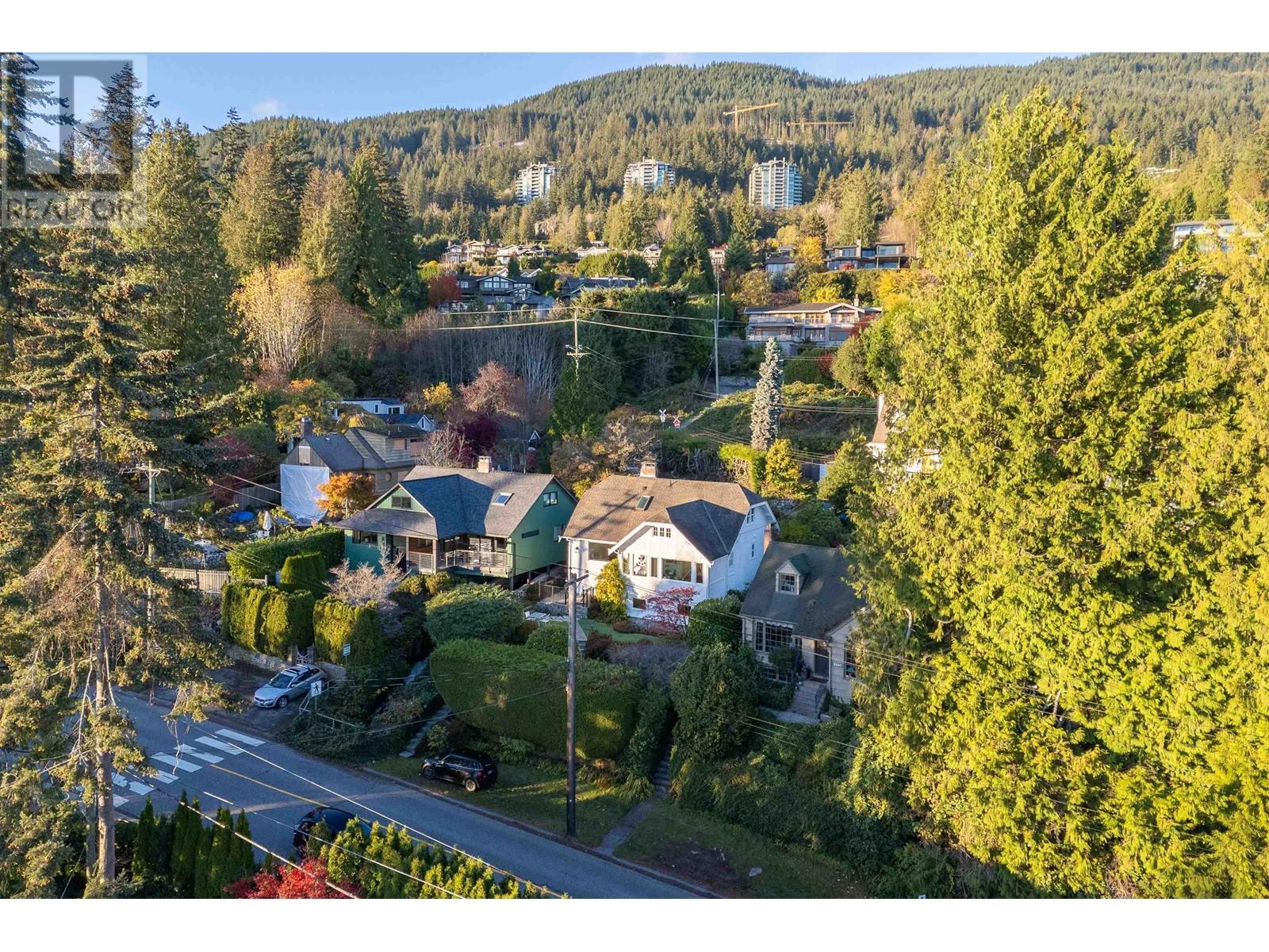 3260 Travers Avenue, West Vancouver, British Columbia  V7V 1G5 - Photo 4 - R3002242