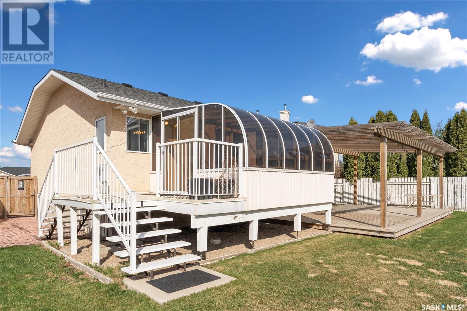 Property at 515 Budz BAY image 2
