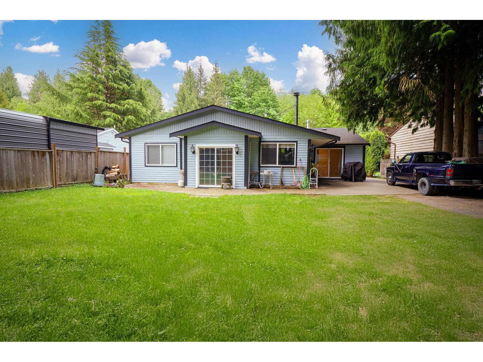 Property at 34843 LABURNUM AVENUE image 3