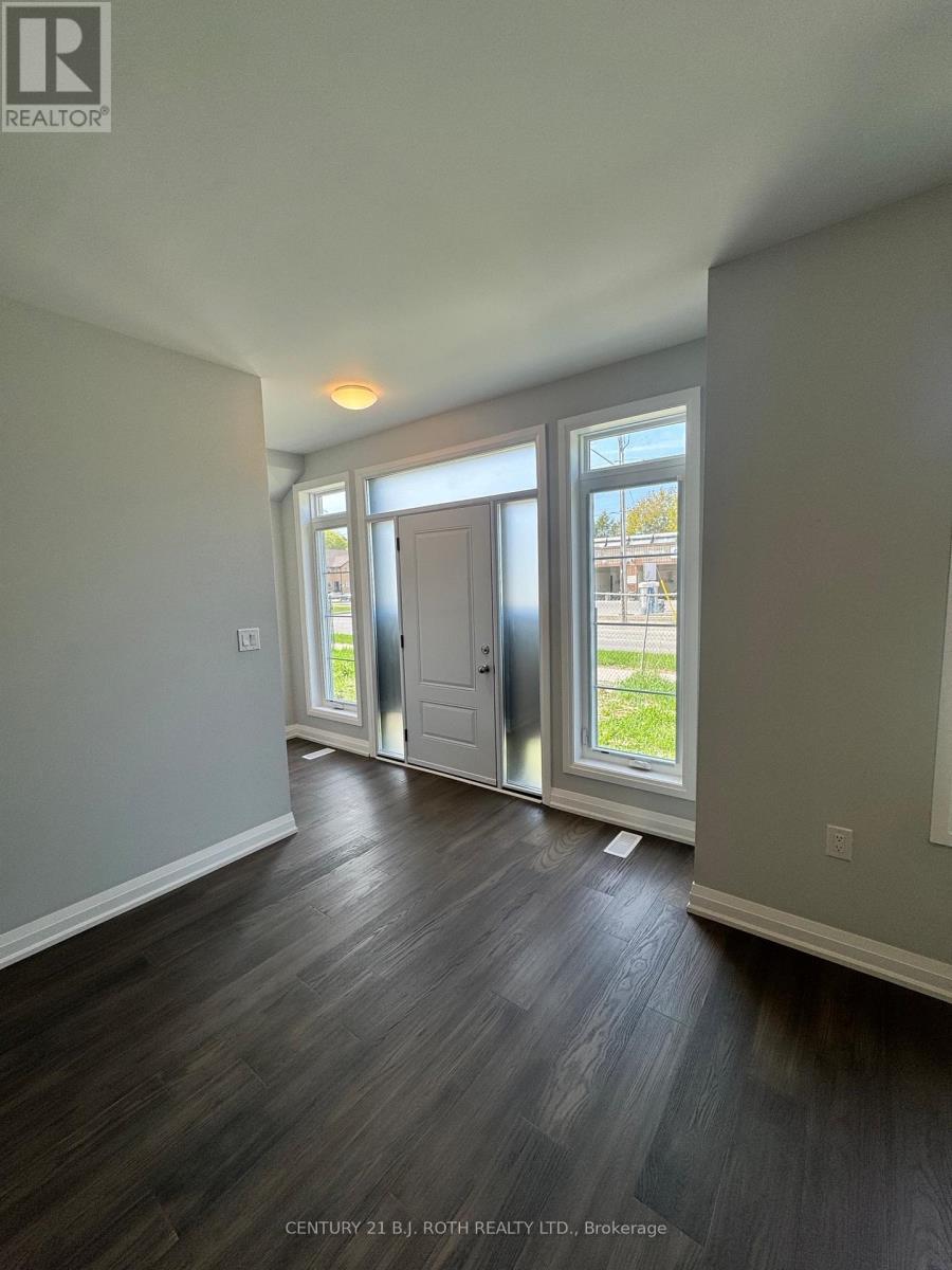 12 - 260 Eagle Street, Newmarket, Ontario  L3Y 1K1 - Photo 2 - N12145127