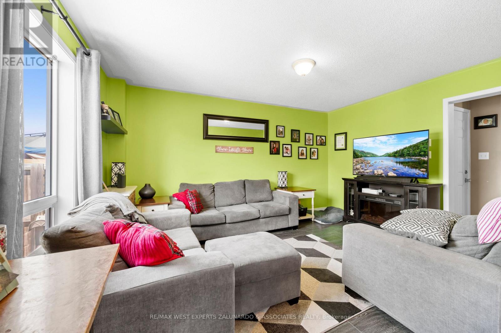 156 Stonemount Crescent, Essa, Ontario  L0M 1B4 - Photo 13 - N12145211