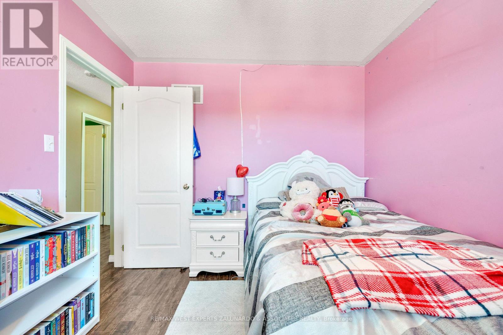 156 Stonemount Crescent, Essa, Ontario  L0M 1B4 - Photo 23 - N12145211