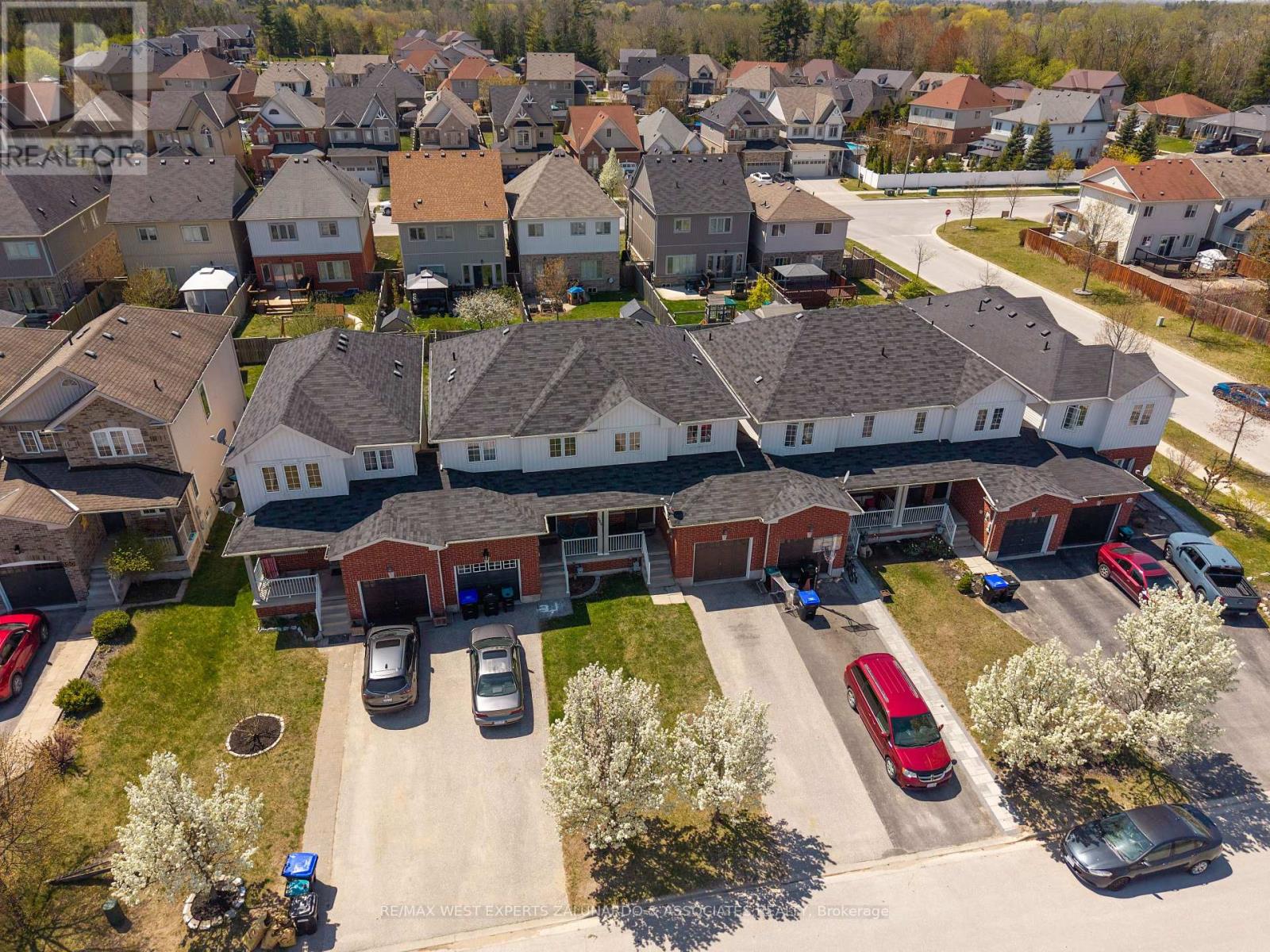 156 Stonemount Crescent, Essa, Ontario  L0M 1B4 - Photo 35 - N12145211
