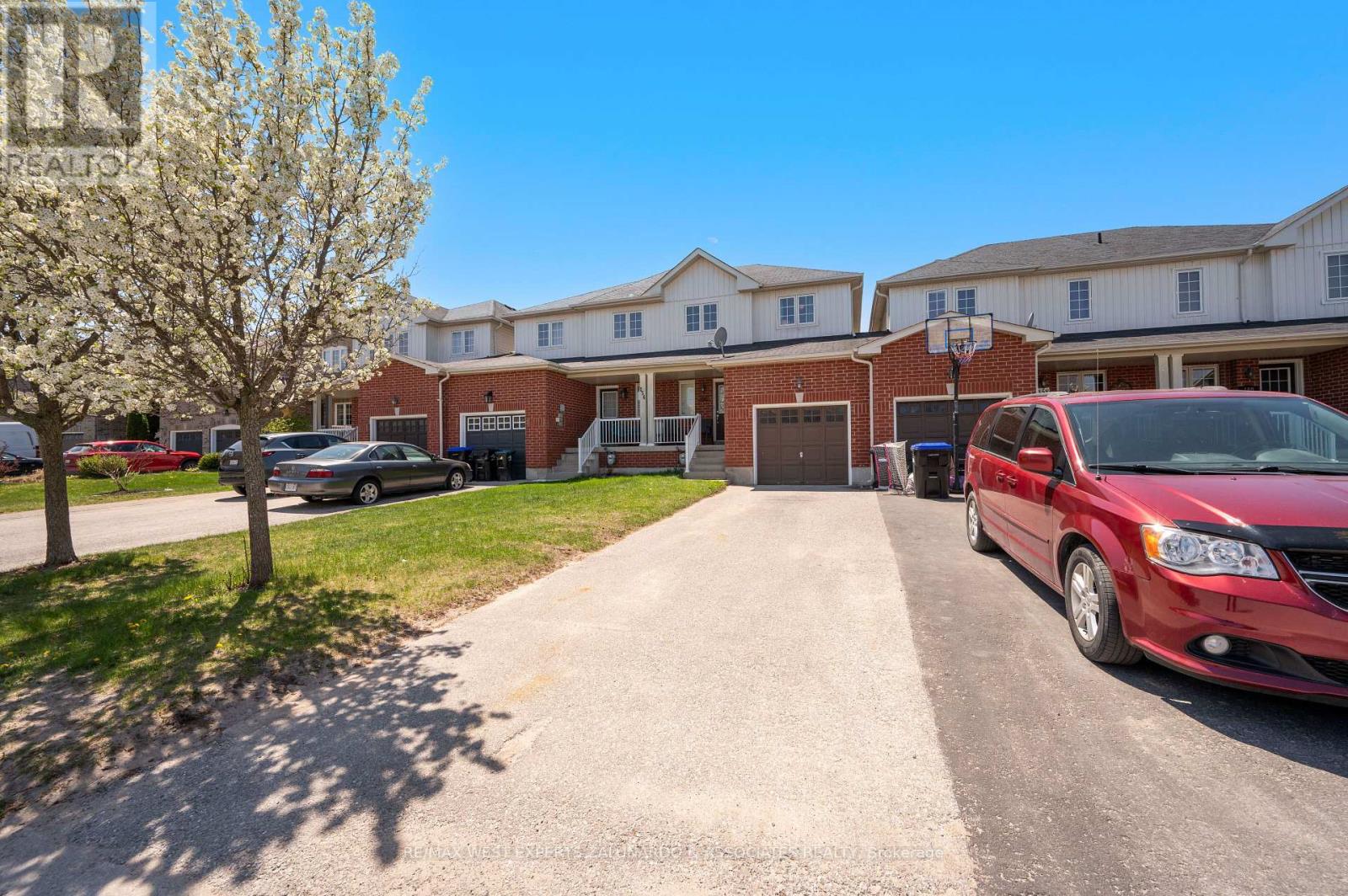 156 Stonemount Crescent, Essa, Ontario  L0M 1B4 - Photo 36 - N12145211