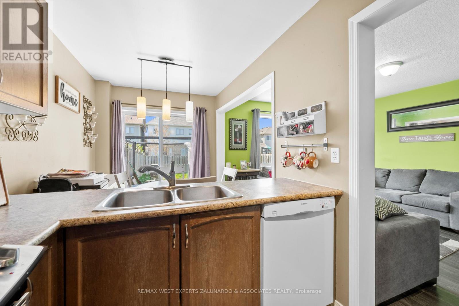 156 Stonemount Crescent, Essa, Ontario  L0M 1B4 - Photo 7 - N12145211