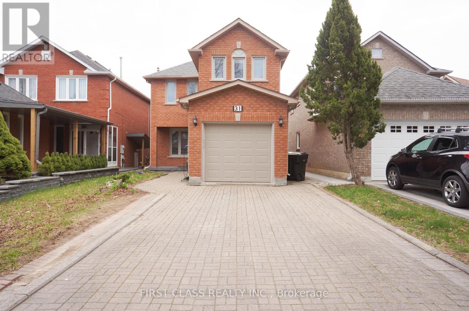 31 Elmpark Court, Richmond Hill, Ontario  L4C 9T8 - Photo 1 - N12145246