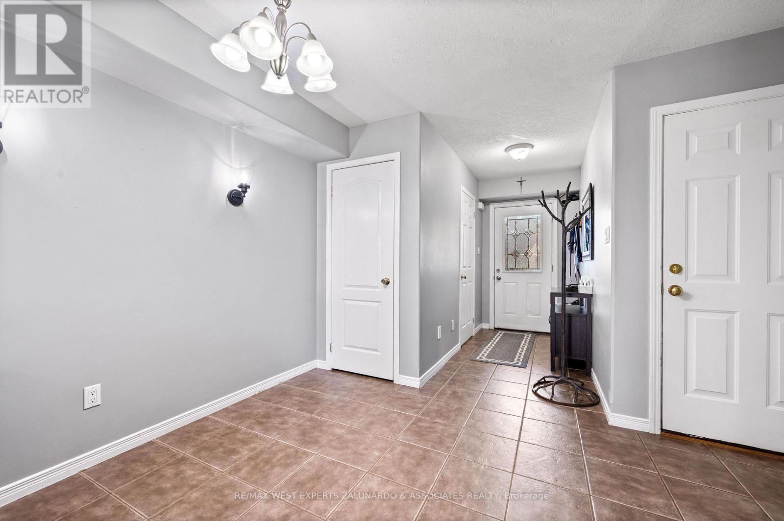 Property at 70 RUTHVEN CRESCENT image 5