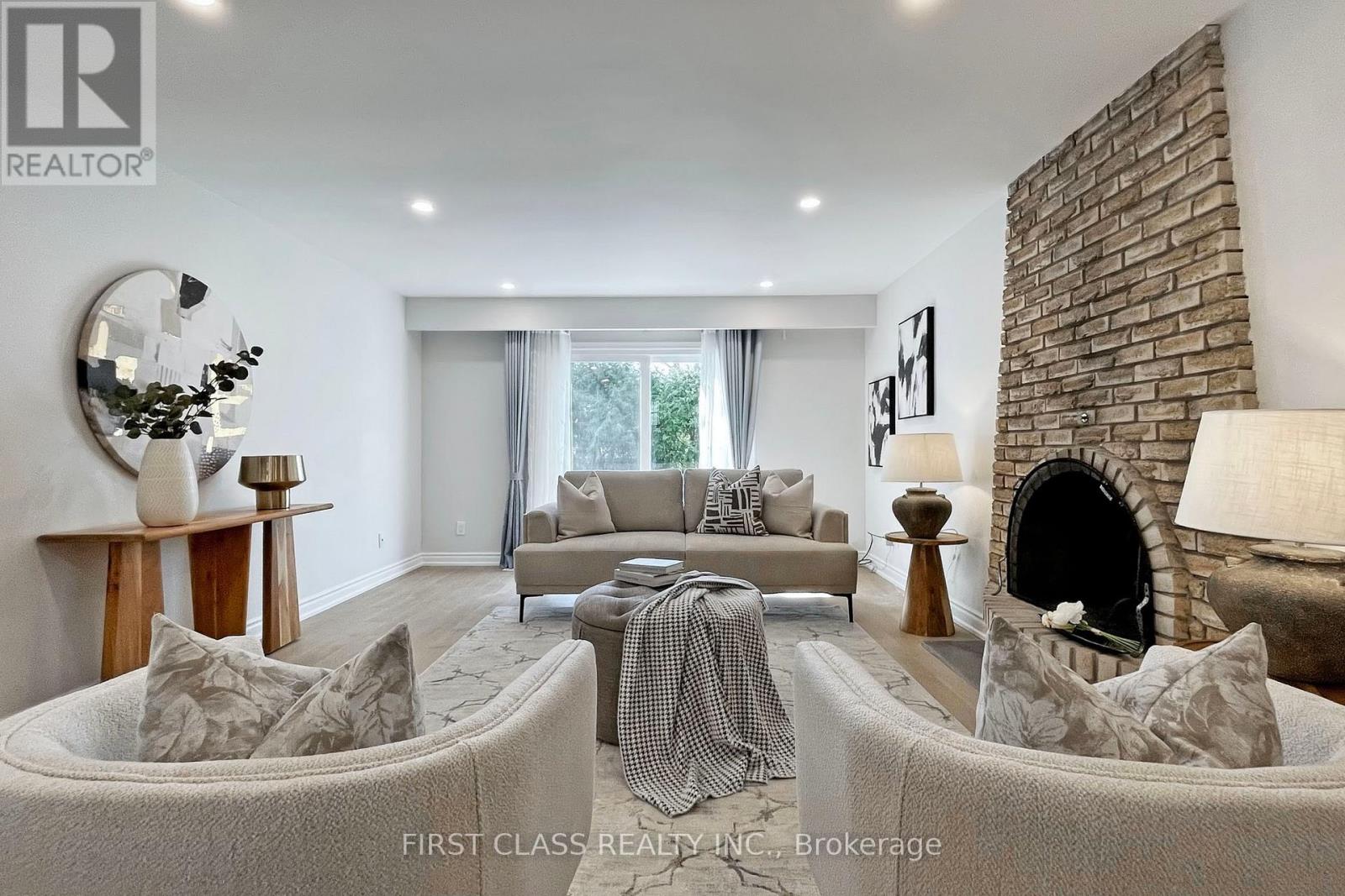 60 Dawn Hill Trail, Markham, Ontario  L3T 3B2 - Photo 6 - N12145267