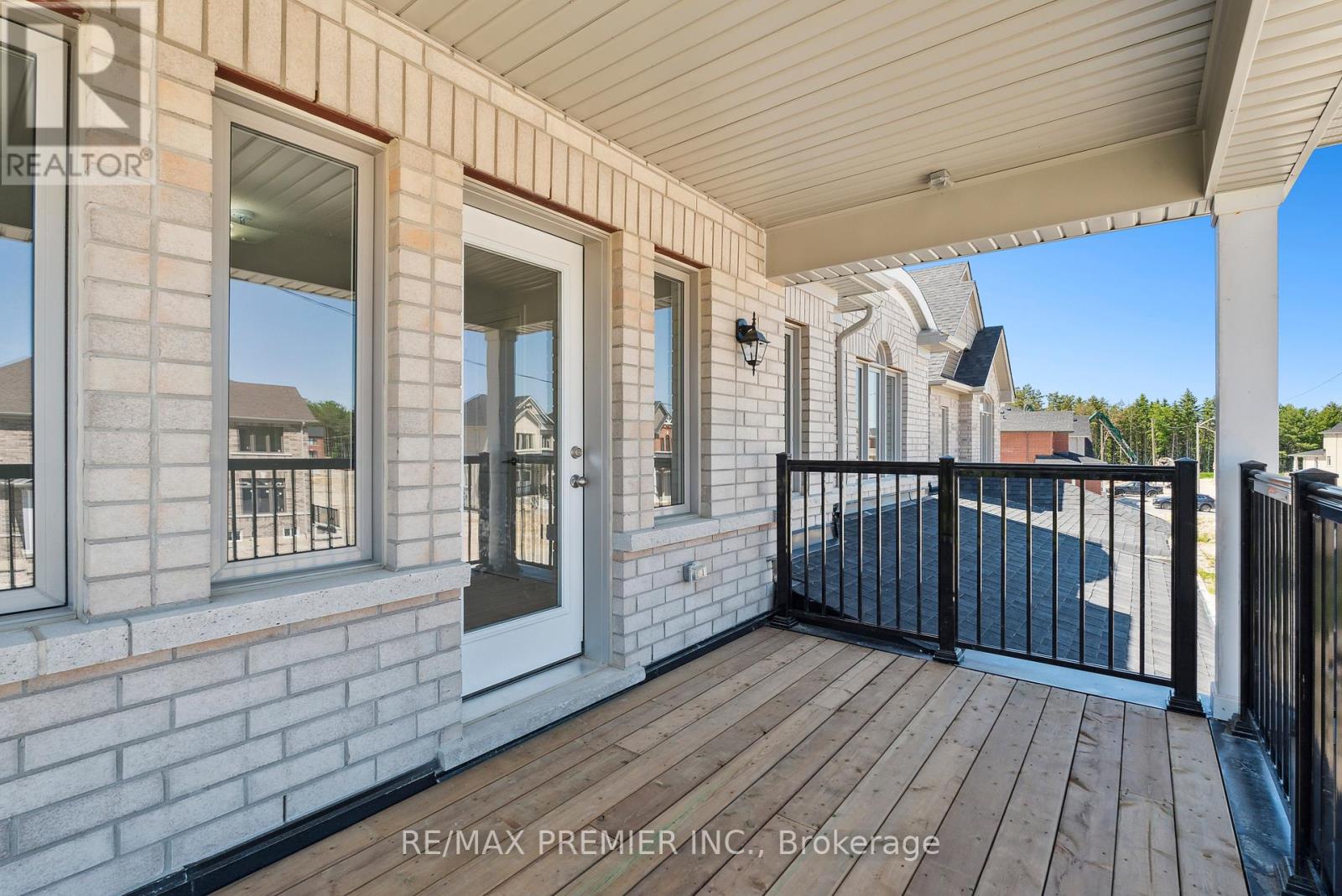 52 Baycroft Boulevard, Essa, Ontario  L0M 1B5 - Photo 14 - N12145280